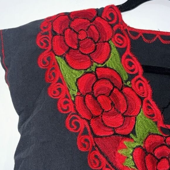 Hand-Embroidered Black Mexican Blouse With Red Floral Pattern V-Neck Short Sleev - Picture 2 of 5